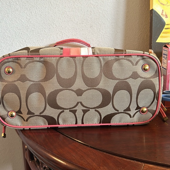 Signature canvas with leather Shoulder Bag - Picture 5 of 6